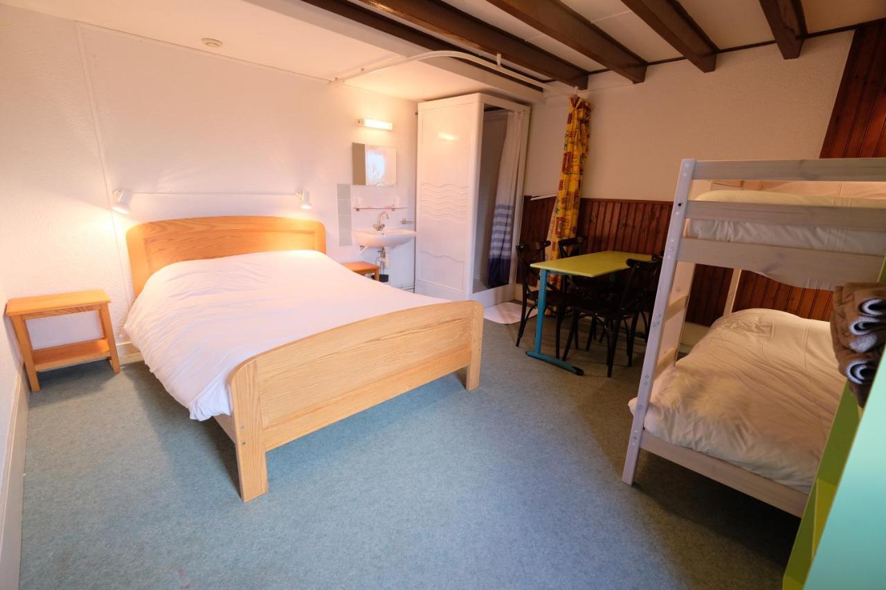 Hotel Les Quatre Vents à Courpiere Extérieur photo
