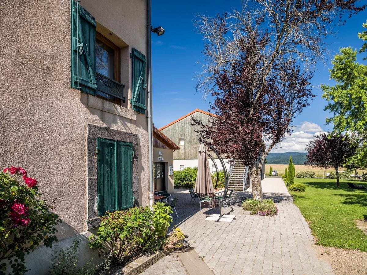 Hotel Les Quatre Vents à Courpiere Extérieur photo