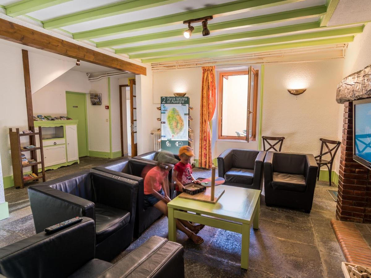 Hotel Les Quatre Vents à Courpiere Extérieur photo