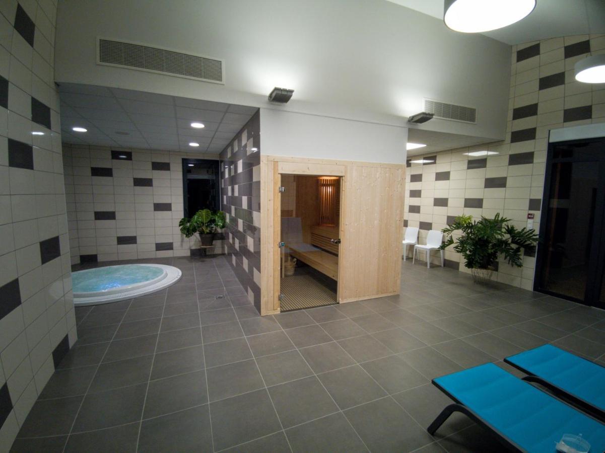 Hotel Les Quatre Vents à Courpiere Extérieur photo
